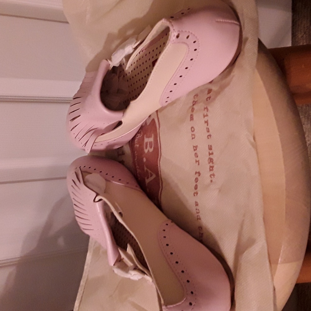 Shoes - Picture 2 of 3